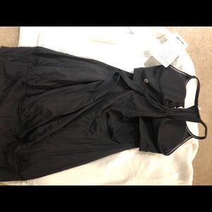 LULULEMON NO LIMITS TANK SIZE 4 black!